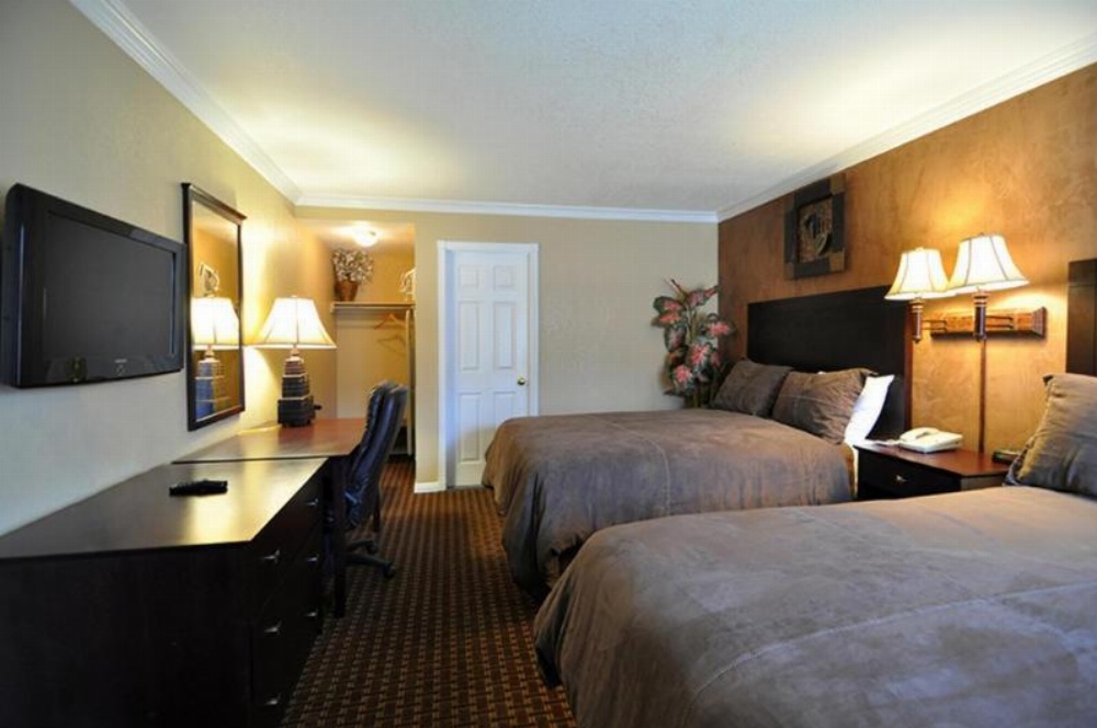 Santa Clarita Motel - Near six Flags Magic Mountain - Valencia